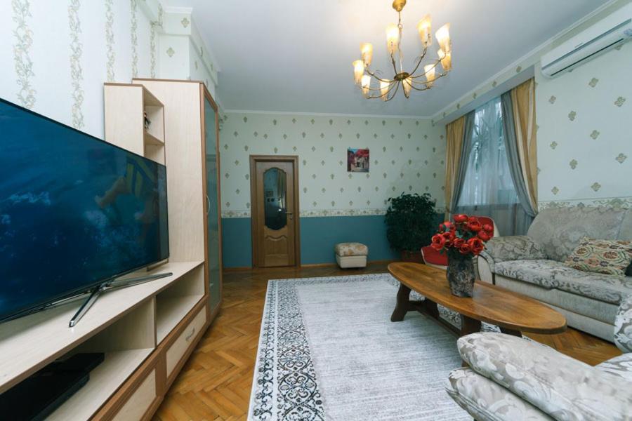 Three-Room Apartments At The Polytechnic Institute Kyiv Exterior photo