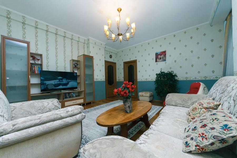 Three-Room Apartments At The Polytechnic Institute Kyiv Exterior photo
